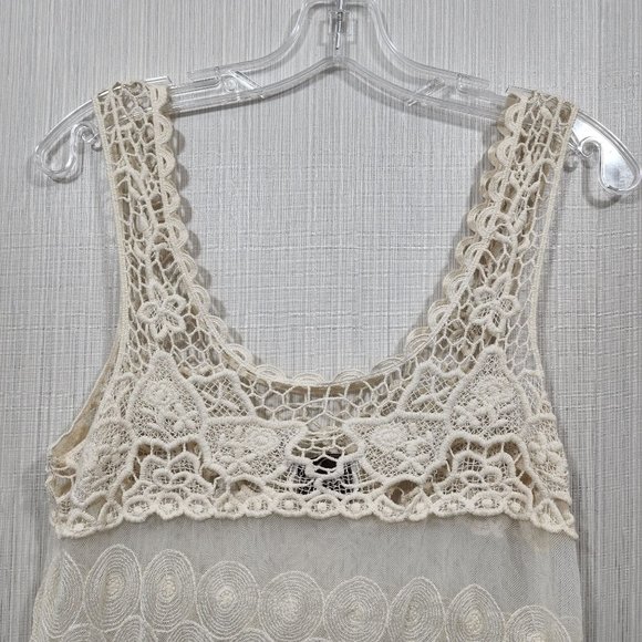 Dejavu open crocheted top with sheer laced body tank top one size - Picture 6 of 10